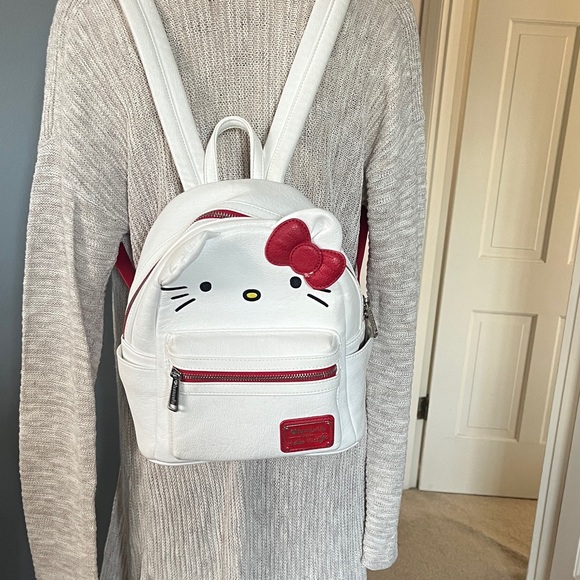 Hello Kitty White and Pink Backpack - Picture 5 of 5